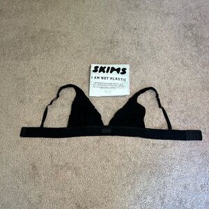 Skims Soft Lounge Black Bralette
